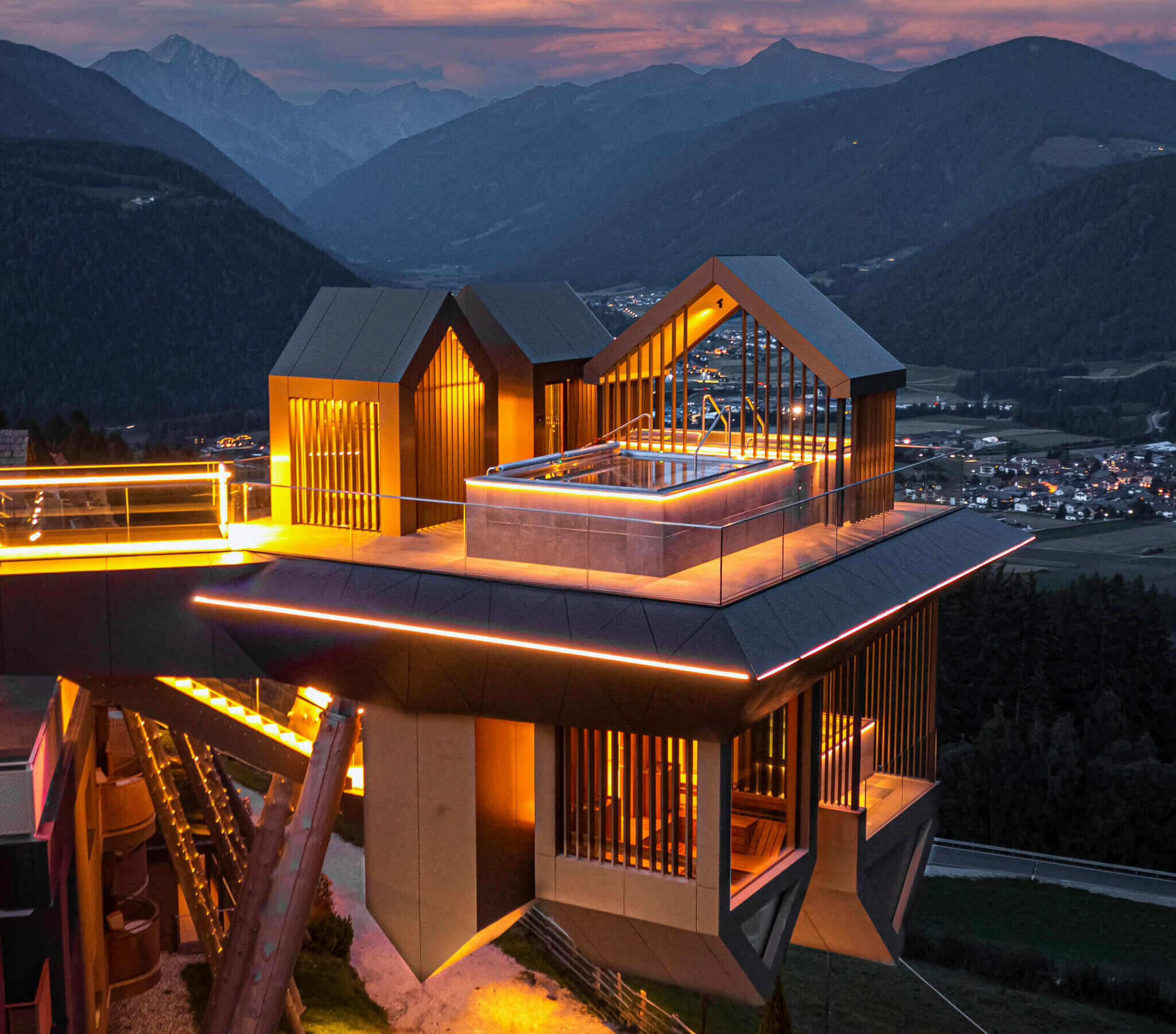 Hubertus wellness platform by night