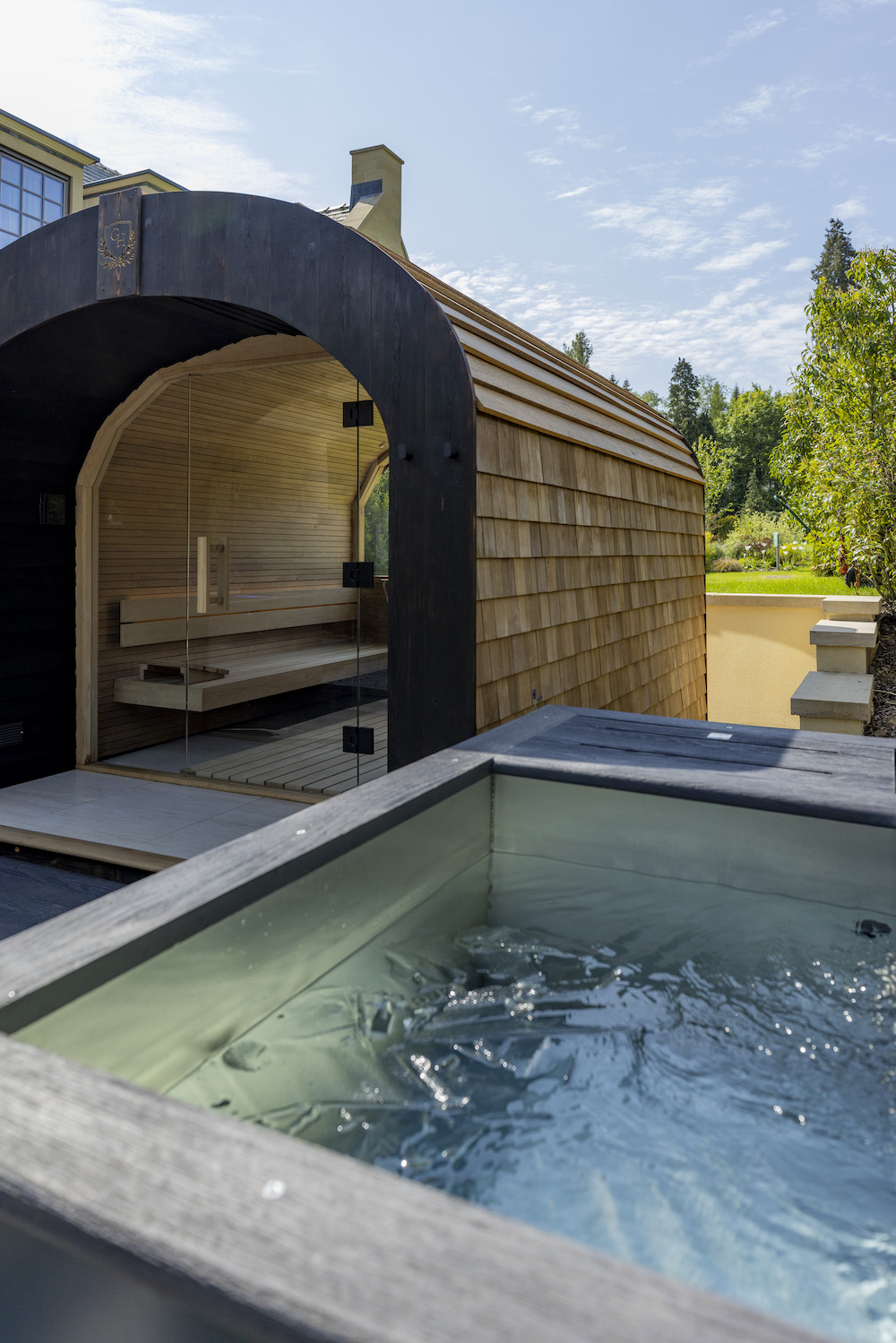 Outdoor sauna and ice bath