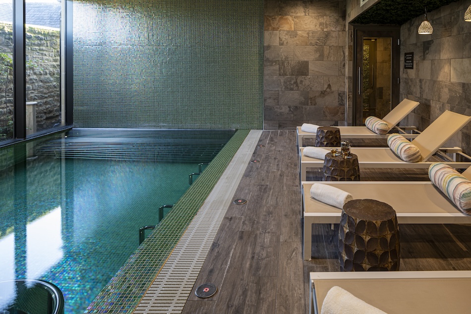 A spa hydrotherapy pool