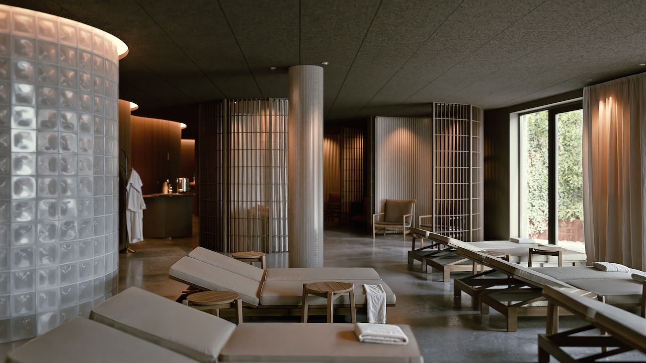 Relaxation loungers in a spa