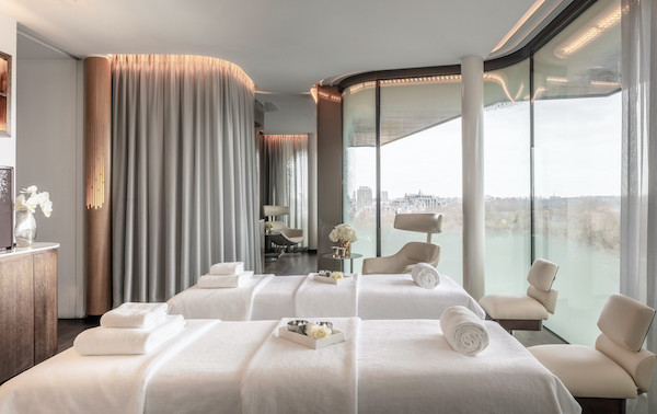 image of a spa treatment room overlooking London's Hyde Park