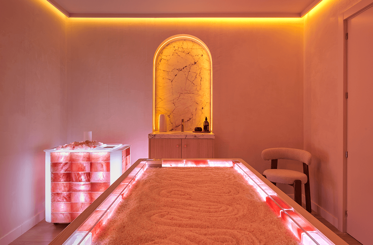 A quartz massage bed in a salt cabin in a spa