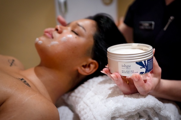 Queens Hotel and Spa ishga Facial
